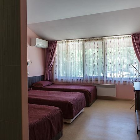 Family Hotel Kipra Esterno foto