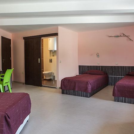 Family Hotel Kipra Esterno foto