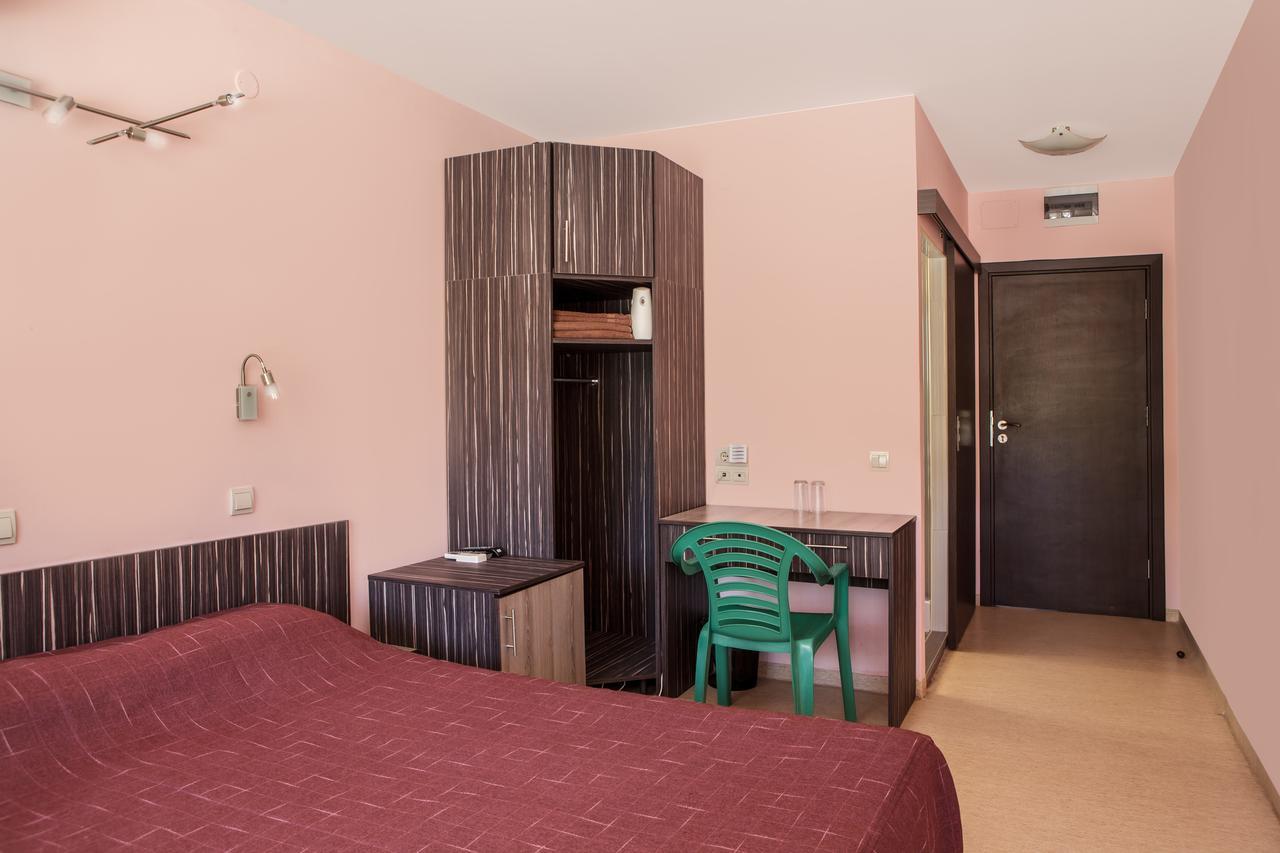 Family Hotel Kipra Esterno foto