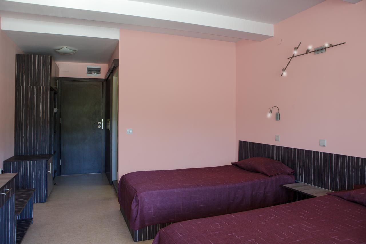 Family Hotel Kipra Esterno foto